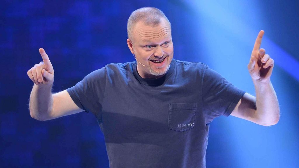 Stefan Raab im Jahr 2015 mit Siegerpose in seiner eigenen Show "Schlag den Raab"